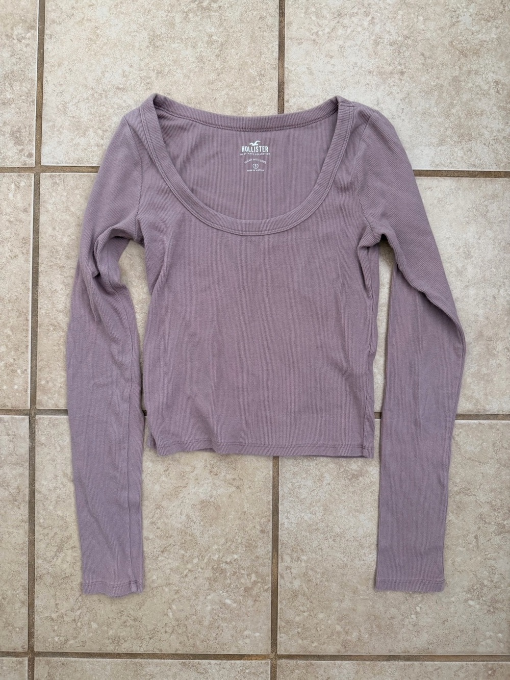 EUC Hollister Must-Have Collection Ribbed Long Sleeve